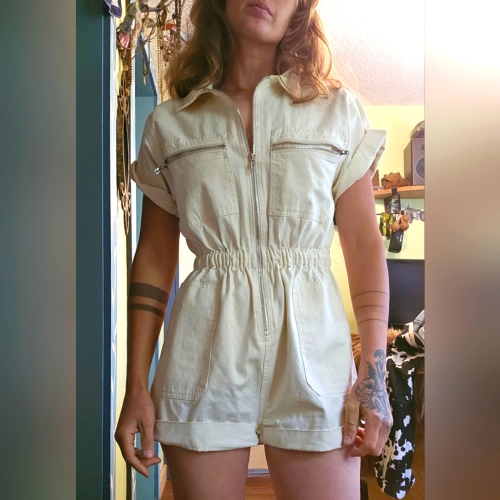 100% cotton White Romper XS/S Fashion Nova Vintage